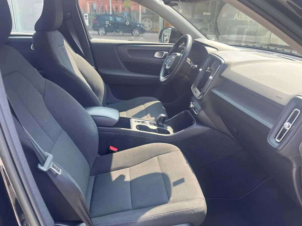 Volvo XC40 usata a Como (6)