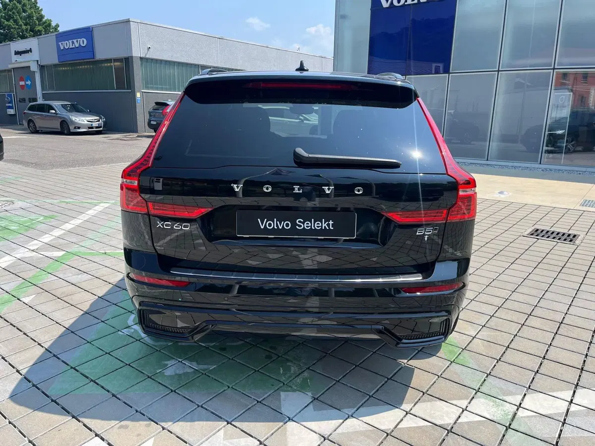 Volvo XC60 usata a Como (4)
