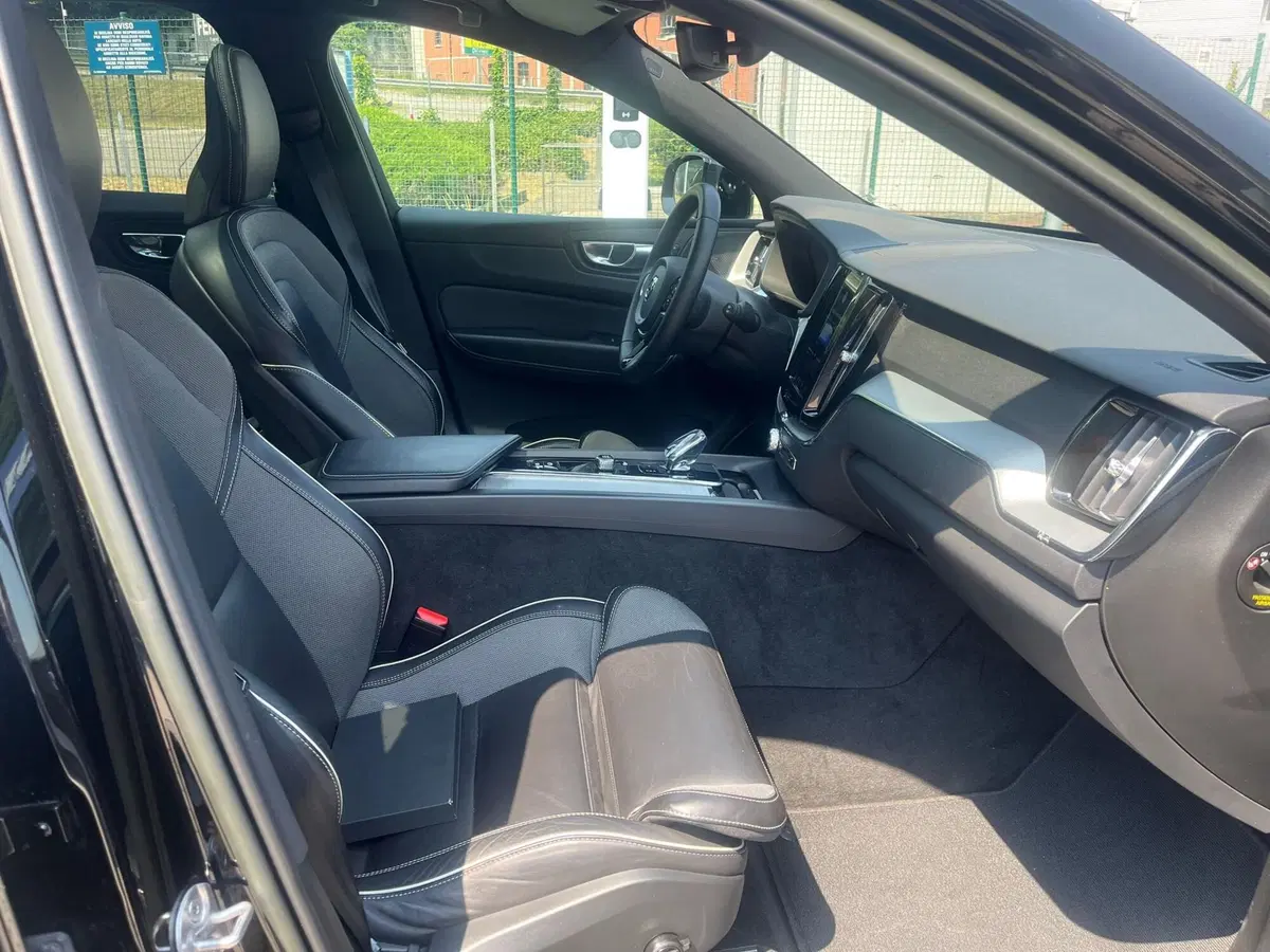 Volvo XC60 usata a Como (9)