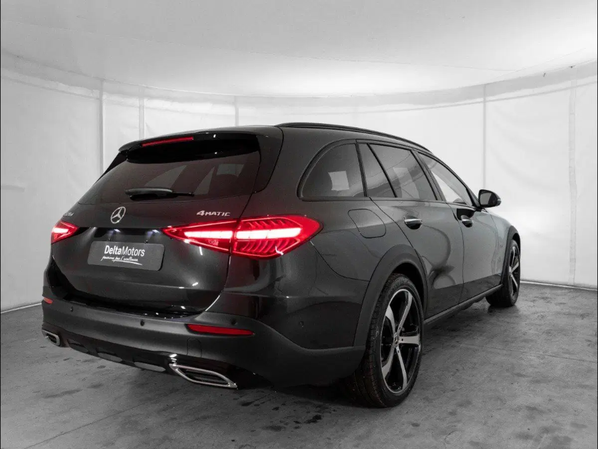 Mercedes-Benz Classe C Station Wagon nuova a Macerata (3)