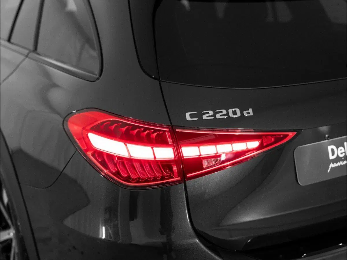Mercedes-Benz Classe C Station Wagon nuova a Macerata (8)
