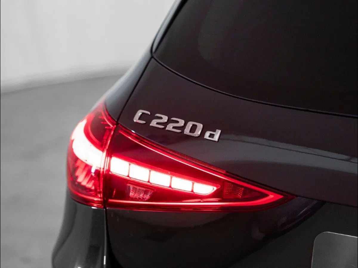 Mercedes-Benz Classe C Station Wagon nuova a Macerata (9)