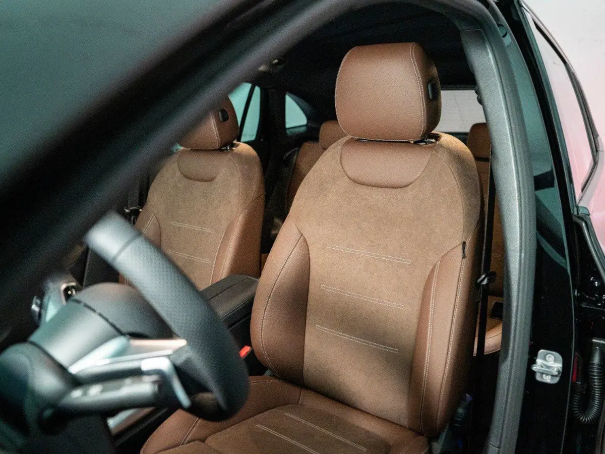 Mercedes-Benz GLA SUV nuova a Macerata (12)