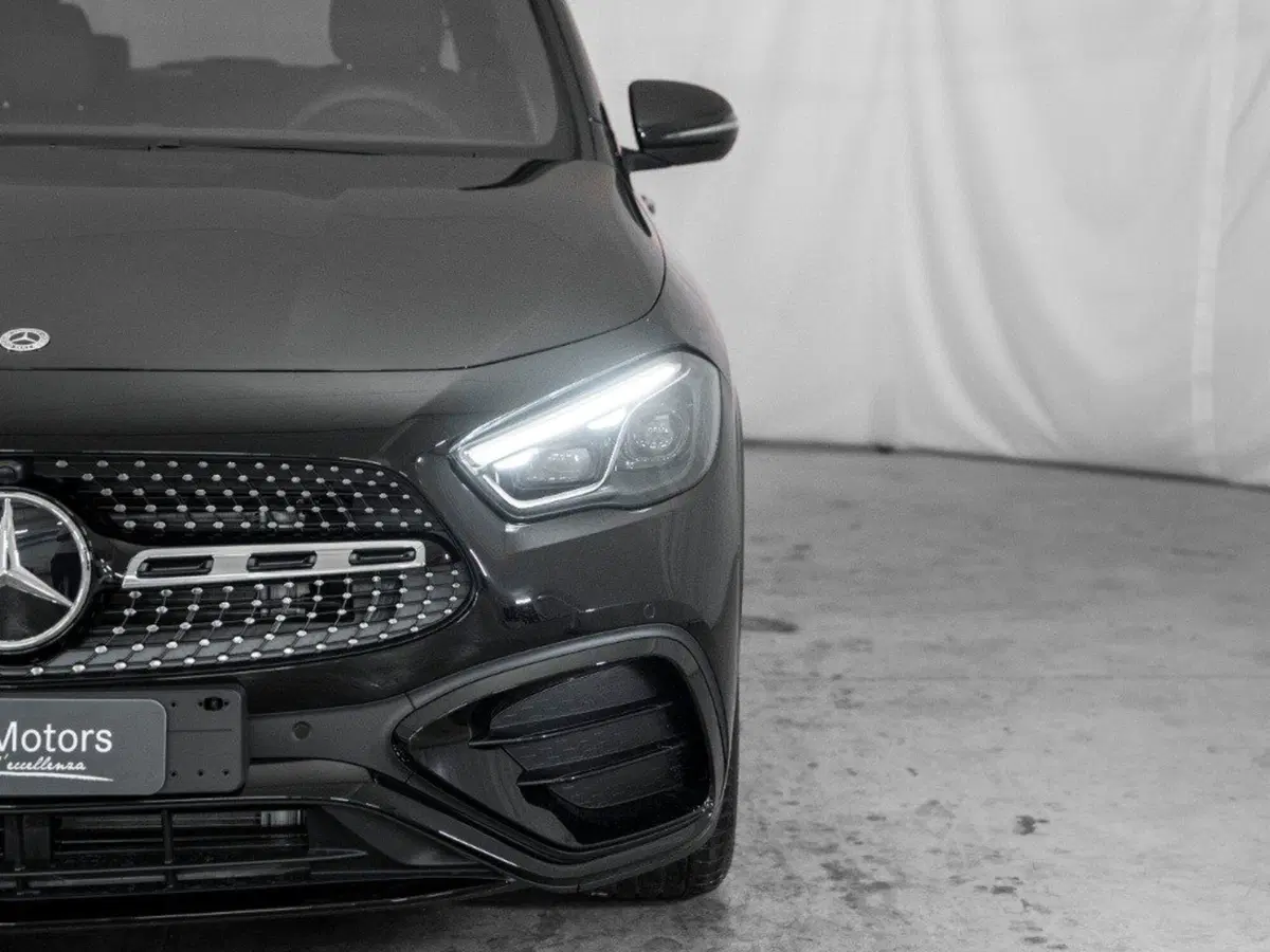 Mercedes-Benz GLA SUV nuova a Macerata (6)