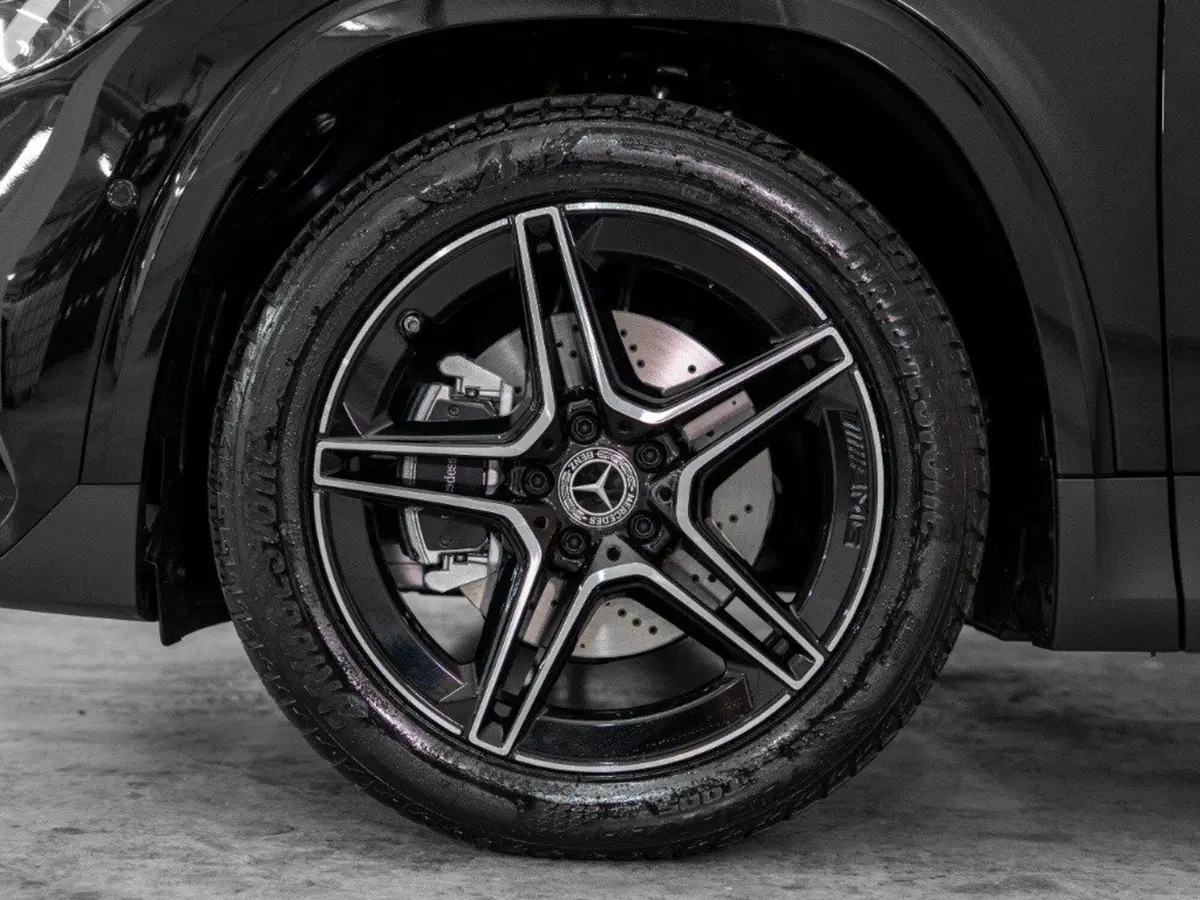 Mercedes-Benz GLA SUV nuova a Macerata (7)