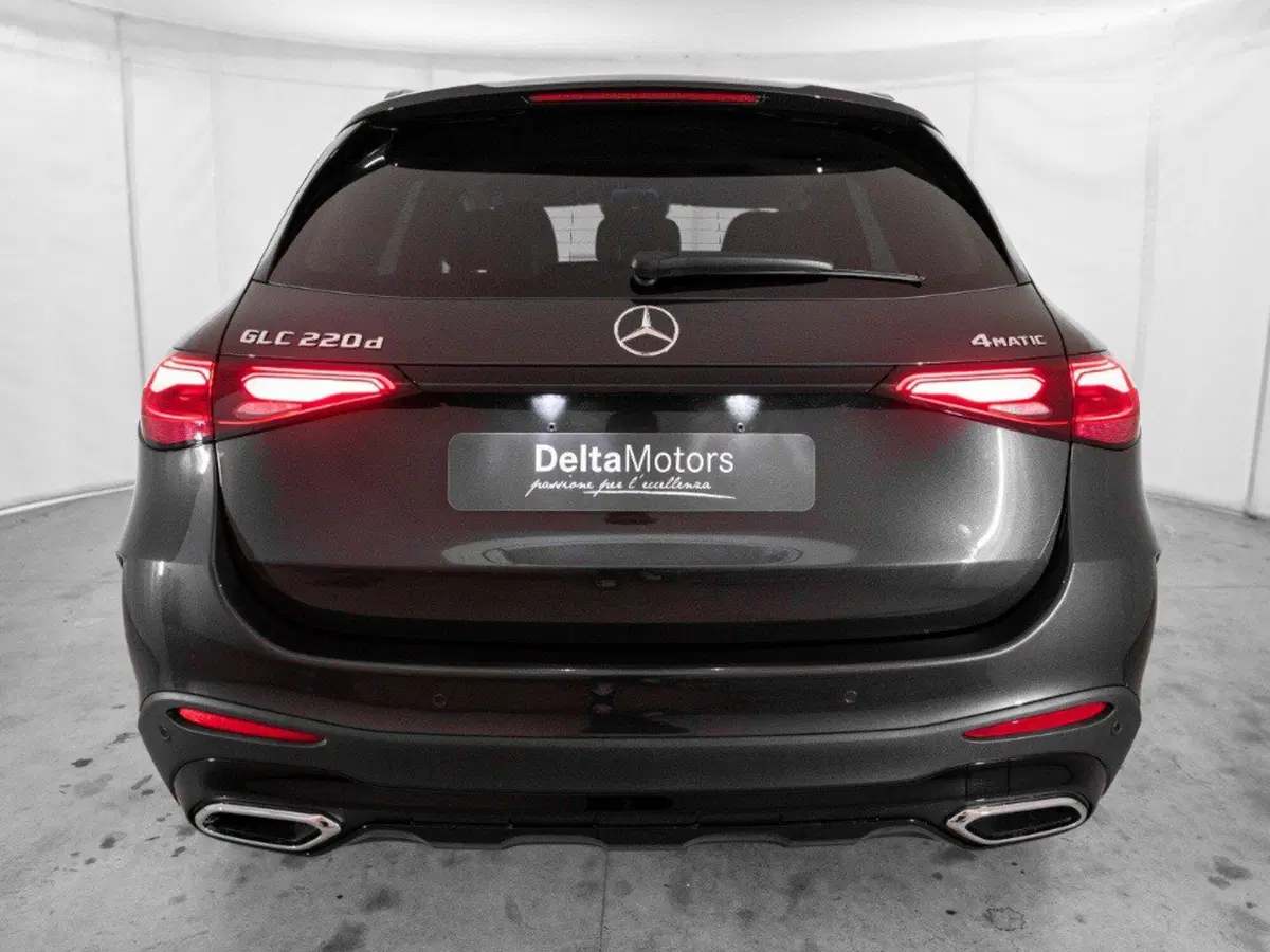 Mercedes-Benz GLC SUV nuova a Macerata (3)