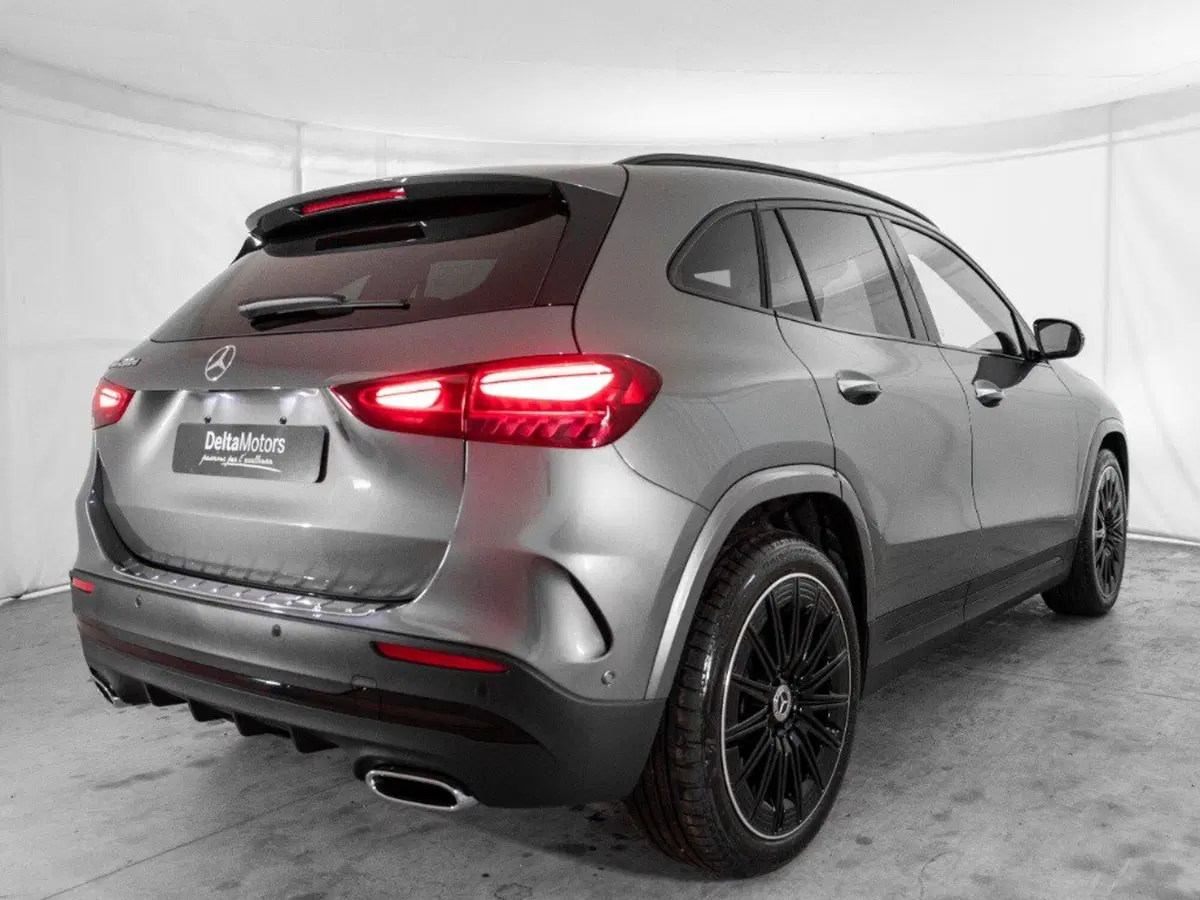 Mercedes-Benz GLA SUV nuova a Macerata (4)