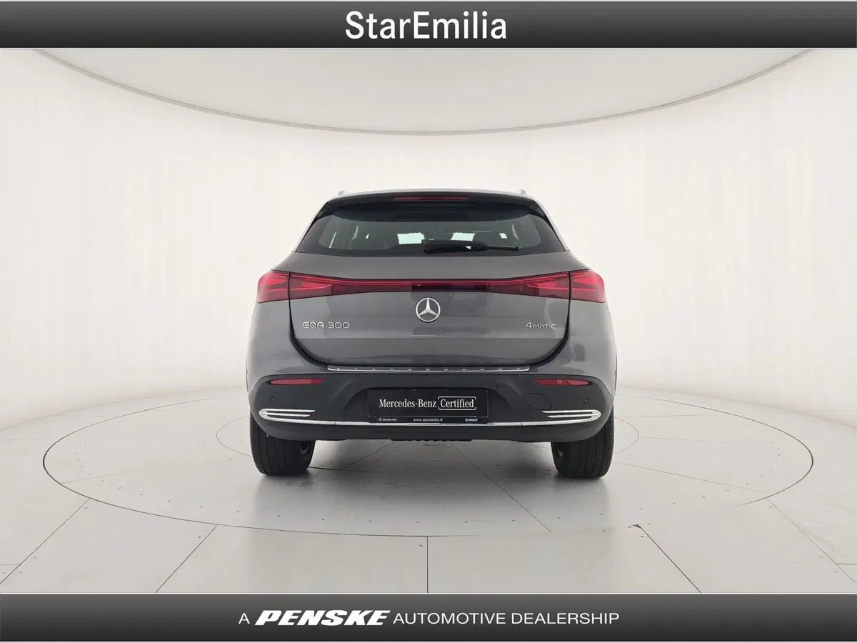 Mercedes-Benz EQA nuova a Bologna (4)