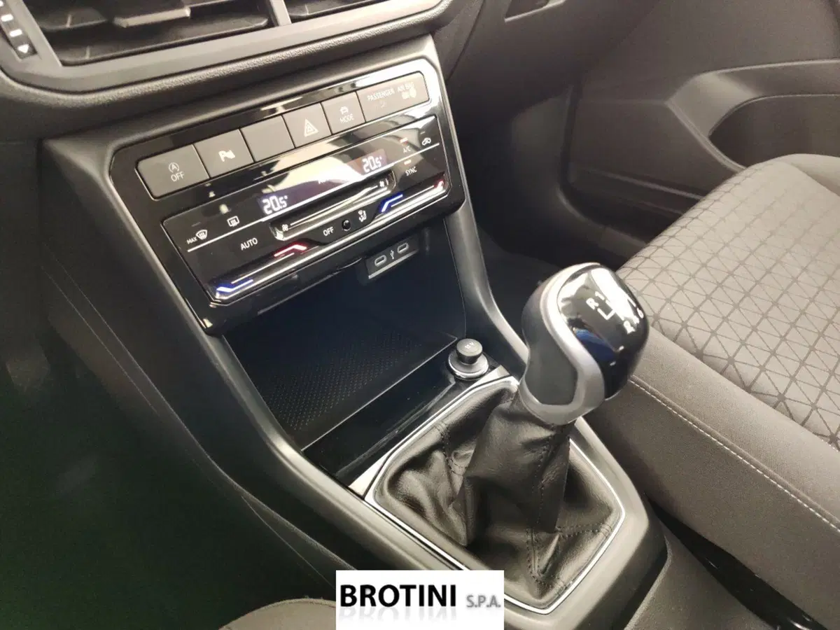 Volkswagen T-Cross usata a Massa-Carrara (11)
