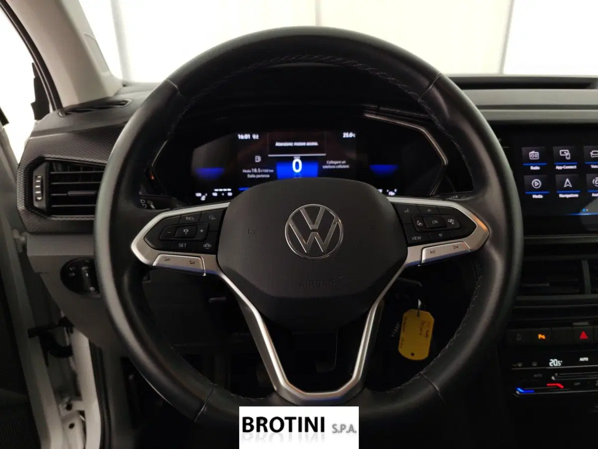 Volkswagen T-Cross usata a Massa-Carrara (14)