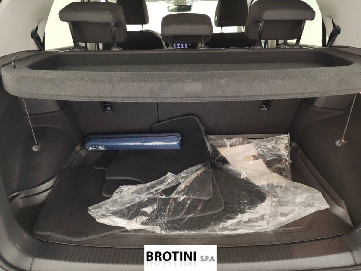 Volkswagen T-Cross usata a Massa-Carrara (15)