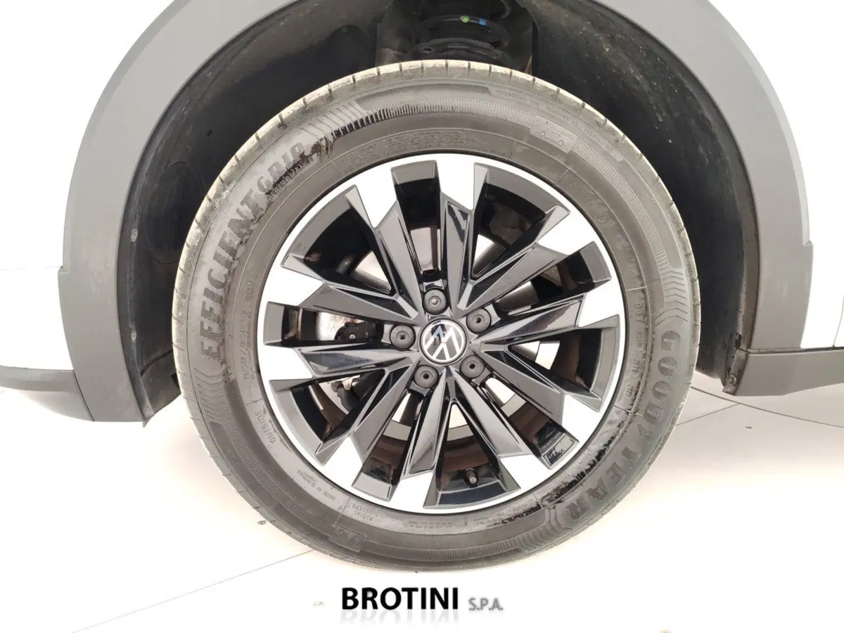 Volkswagen T-Cross usata a Massa-Carrara (6)