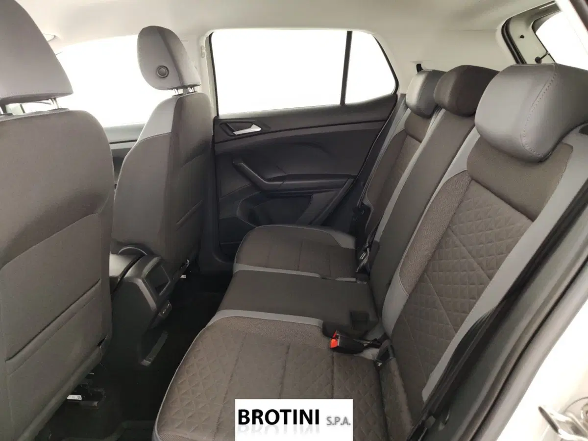 Volkswagen T-Cross usata a Massa-Carrara (10)