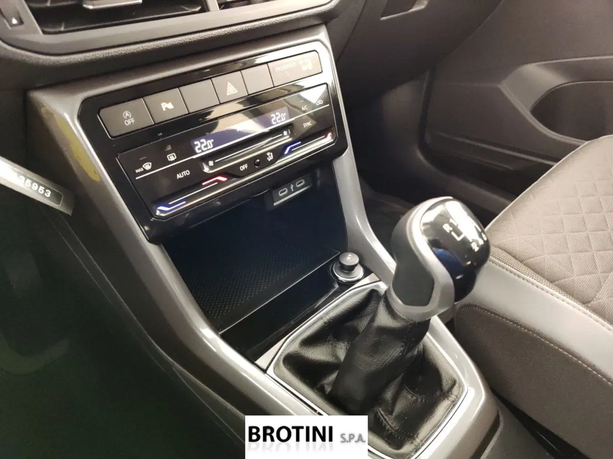 Volkswagen T-Cross usata a Massa-Carrara (11)