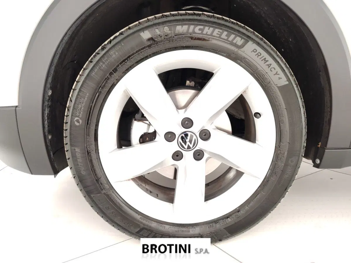 Volkswagen T-Cross usata a Massa-Carrara (6)