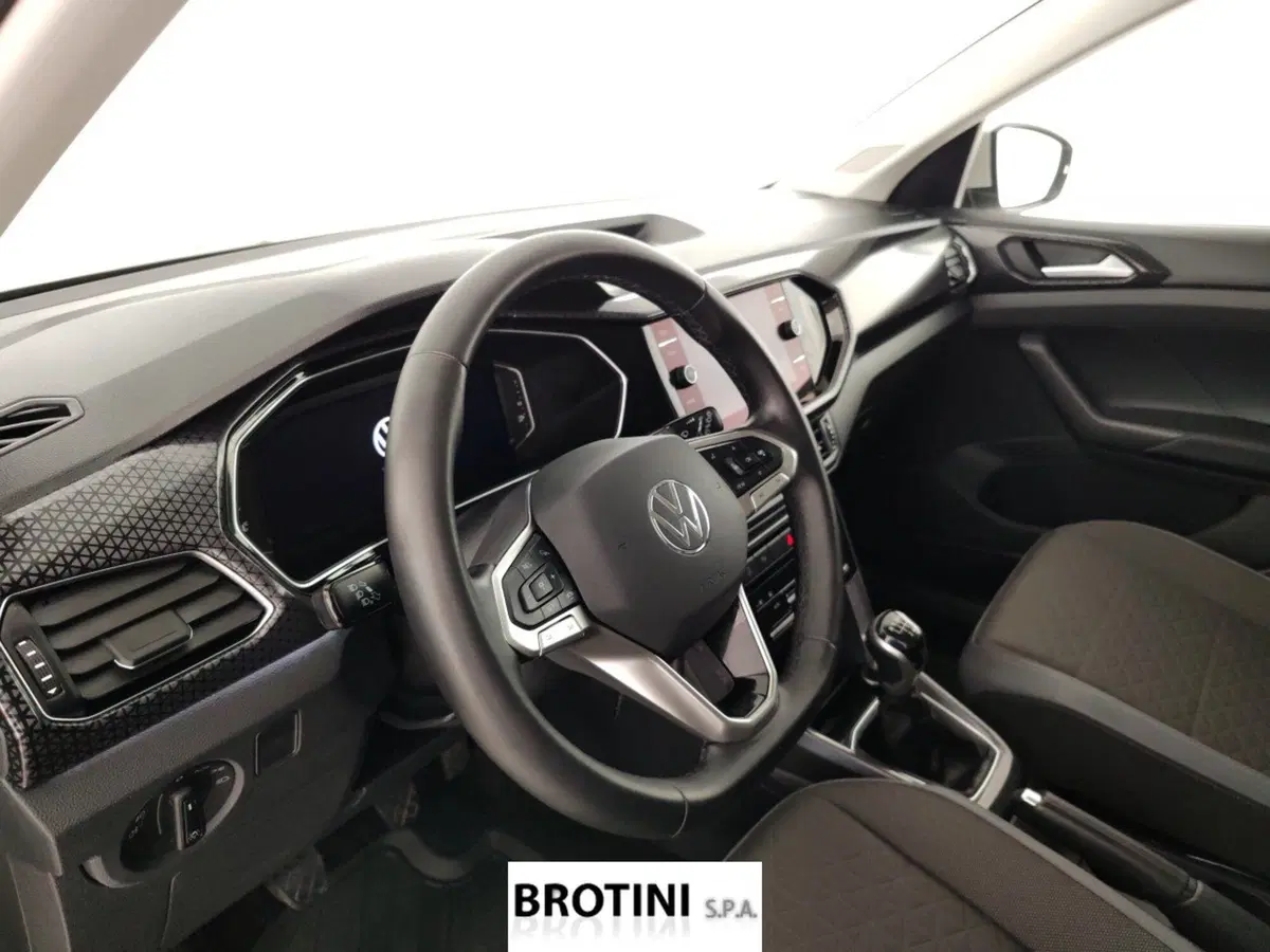 Volkswagen T-Cross usata a Massa-Carrara (8)