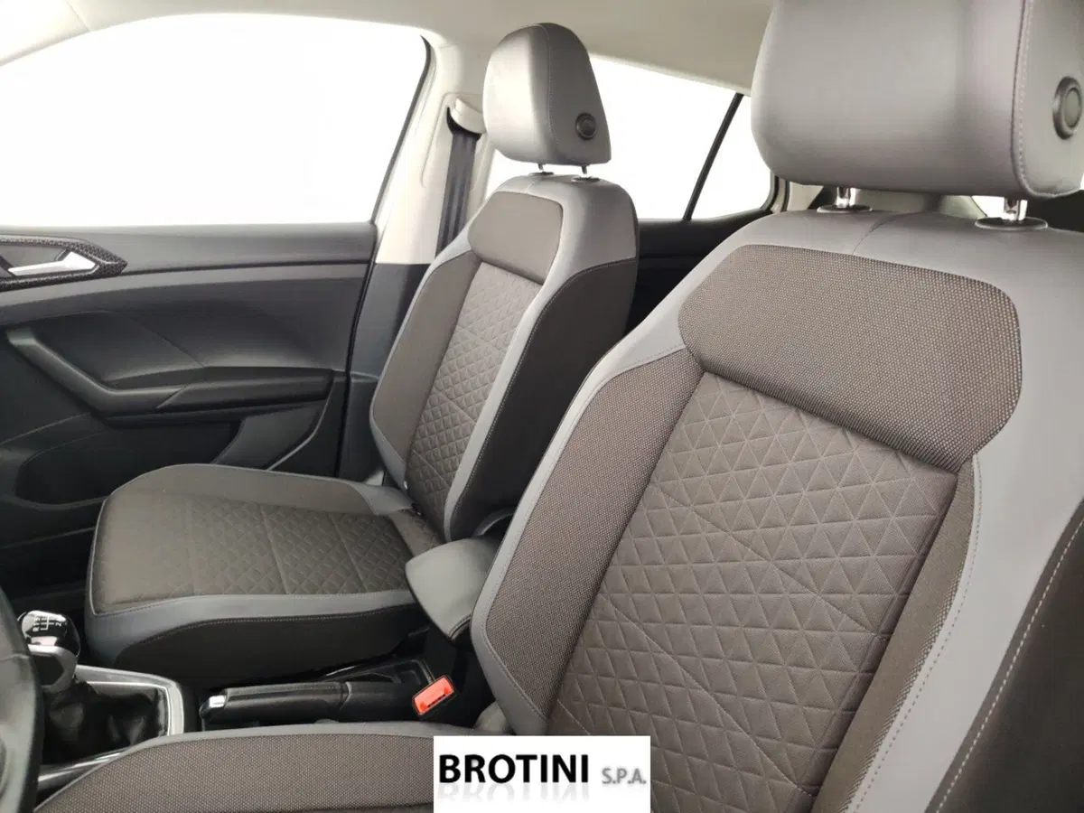 Volkswagen T-Cross usata a Massa-Carrara (9)