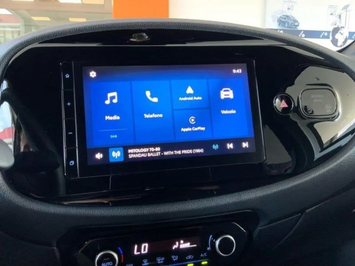 Toyota Aygo X usata a Perugia (11)