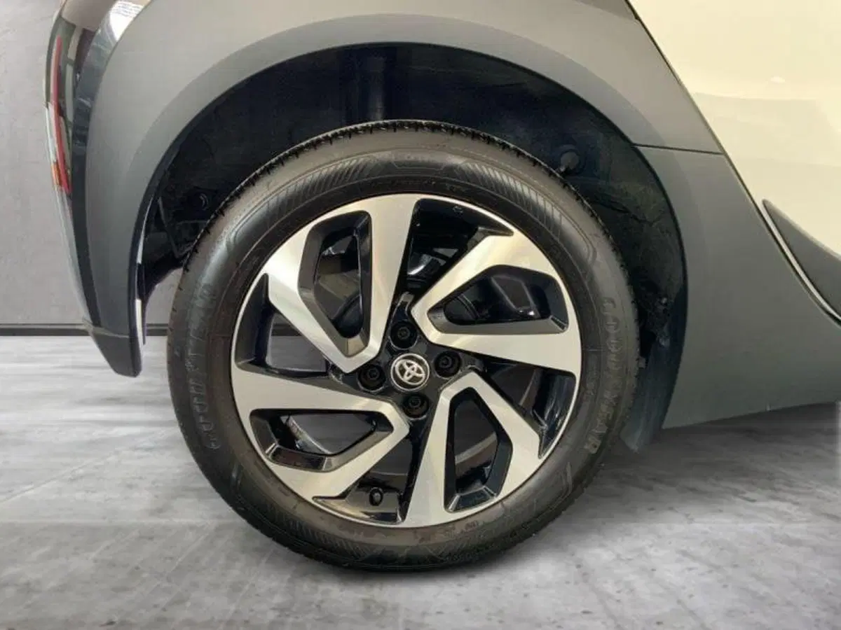 Toyota Aygo X usata a Perugia (15)