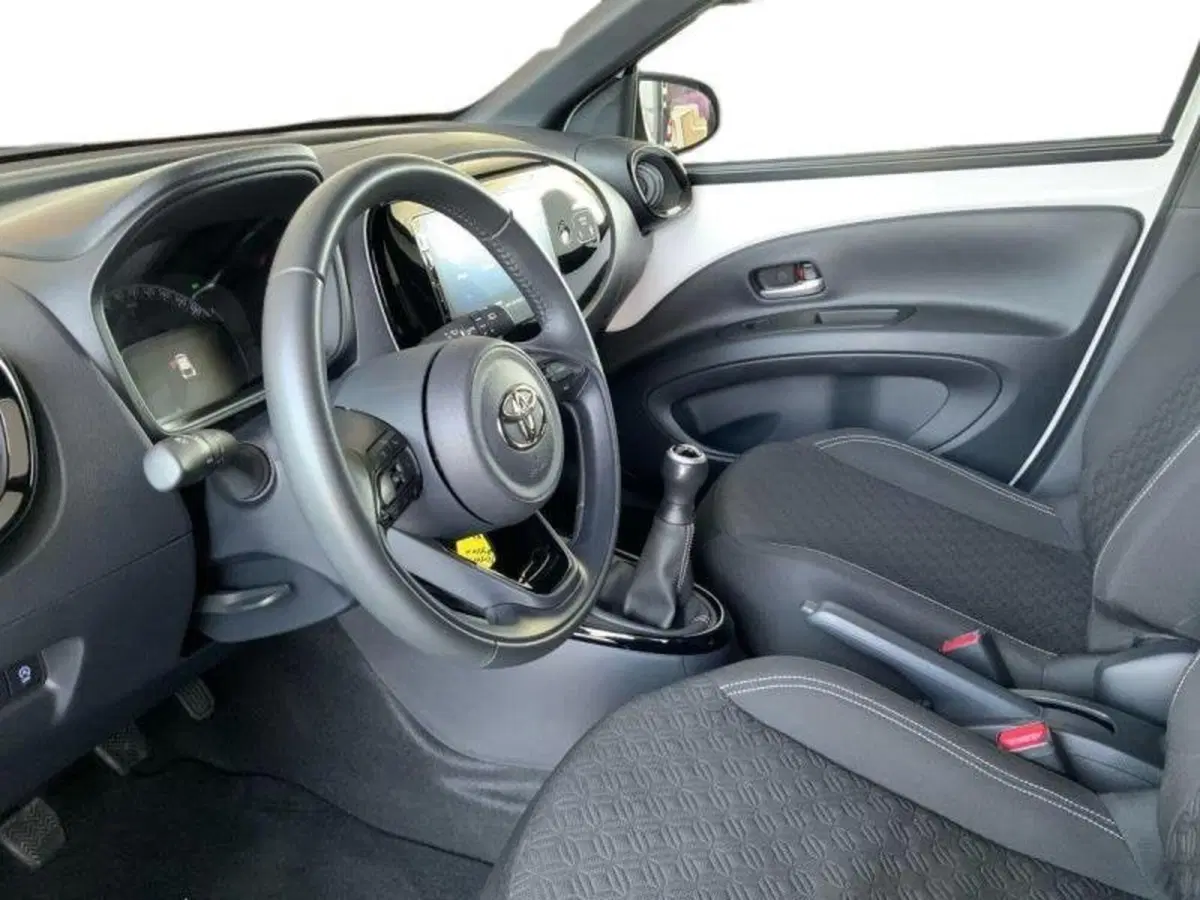 Toyota Aygo X usata a Perugia (8)