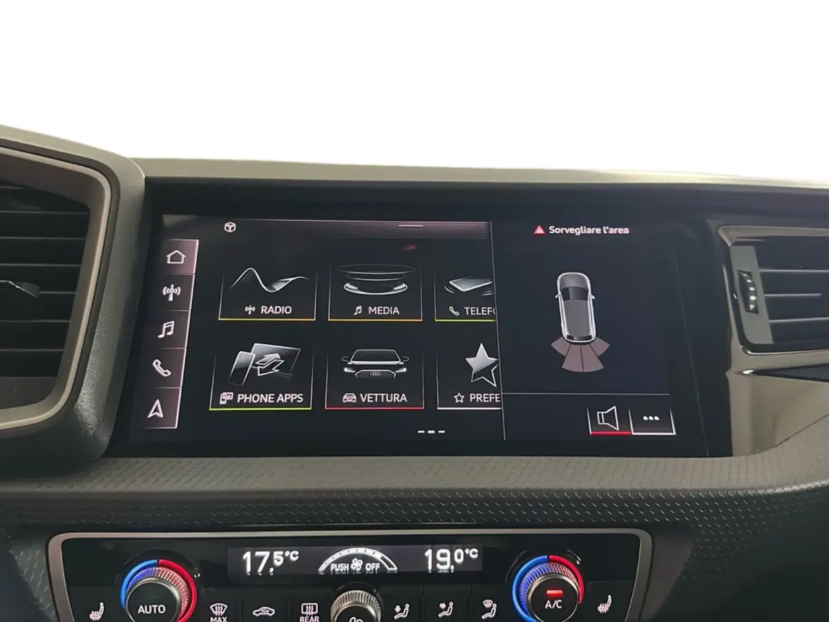 Audi A1 allstreet usata a Napoli (13)