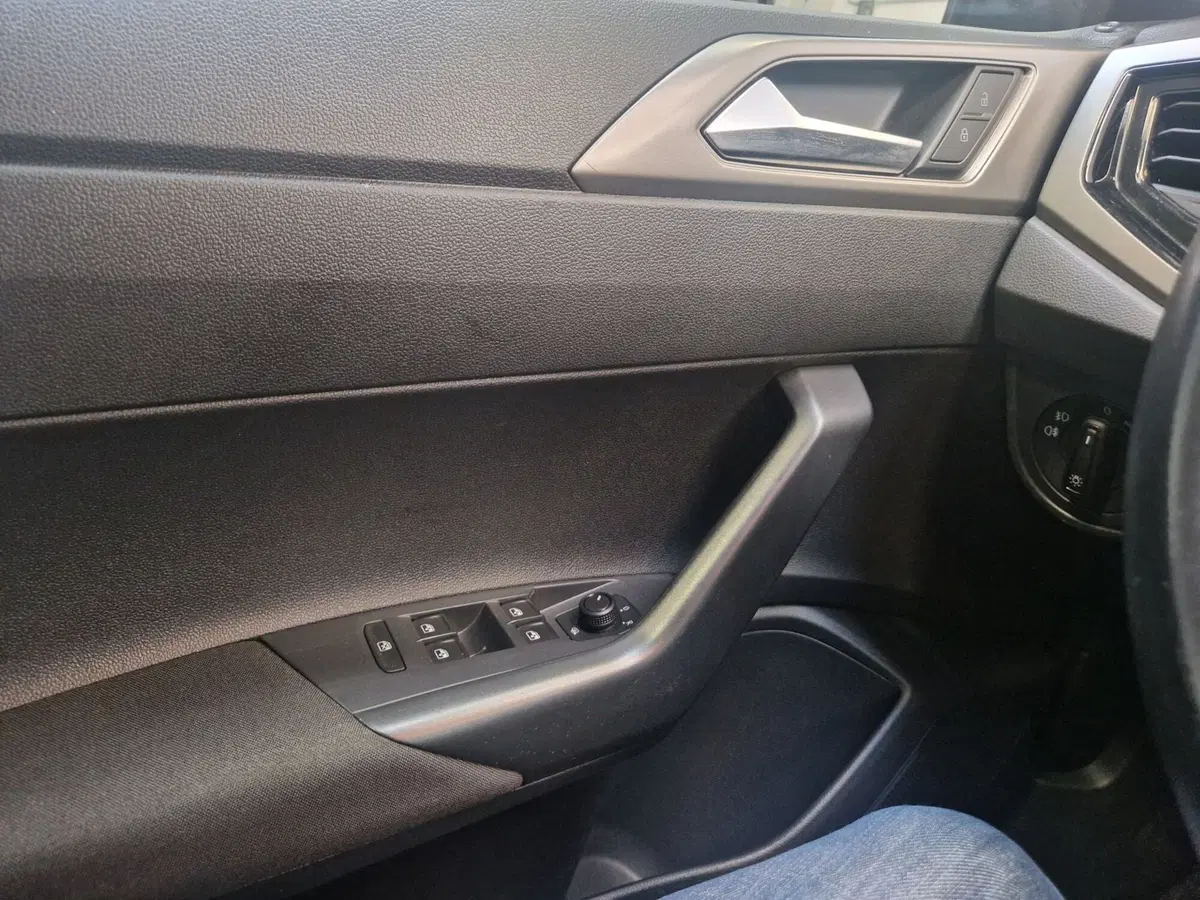 Volkswagen Polo usata a Varese (11)