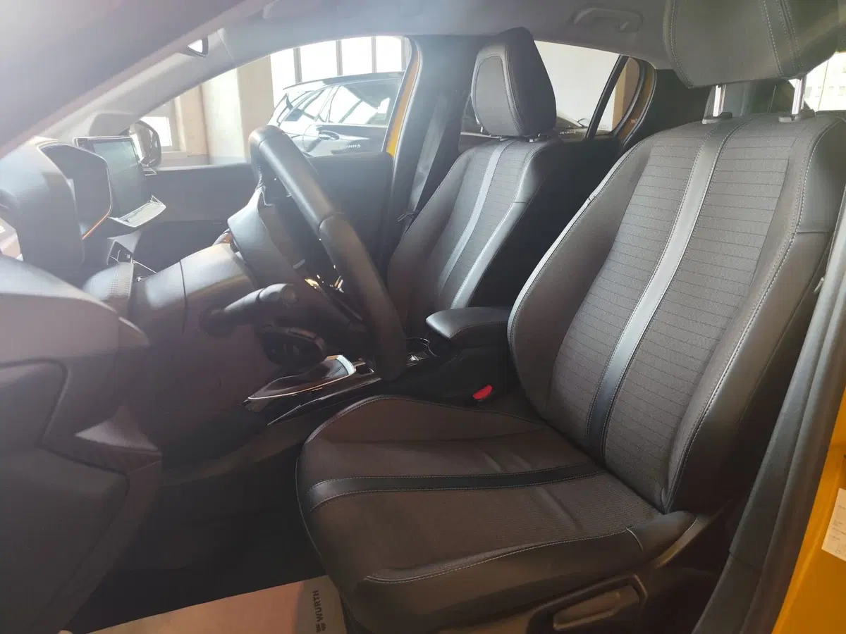 Peugeot 208 usata a Milano (13)