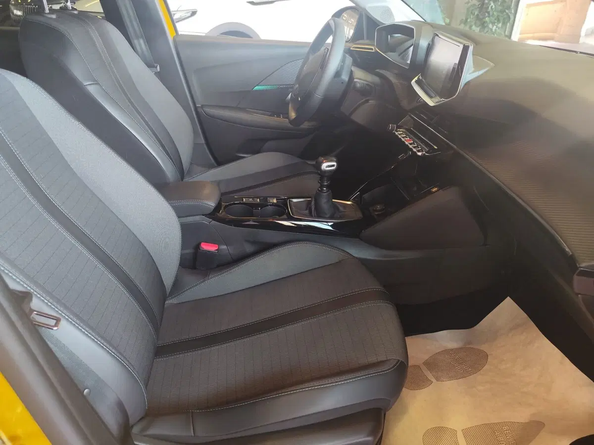 Peugeot 208 usata a Milano (17)