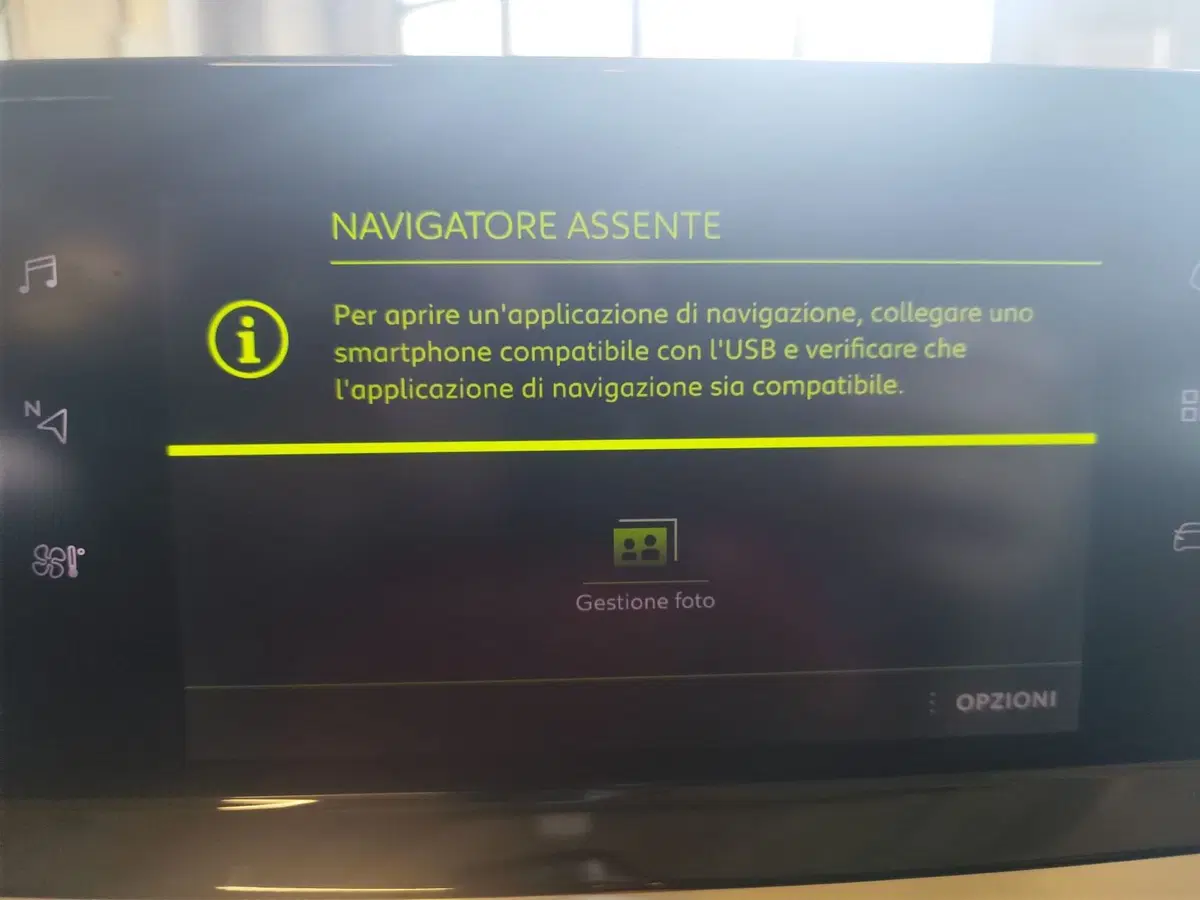Peugeot 208 usata a Milano (20)