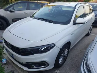 Fiat Tipo Station Wagon Tipo 1.3 Mjt S&amp;S SW Life del 2022 usata a Salerno