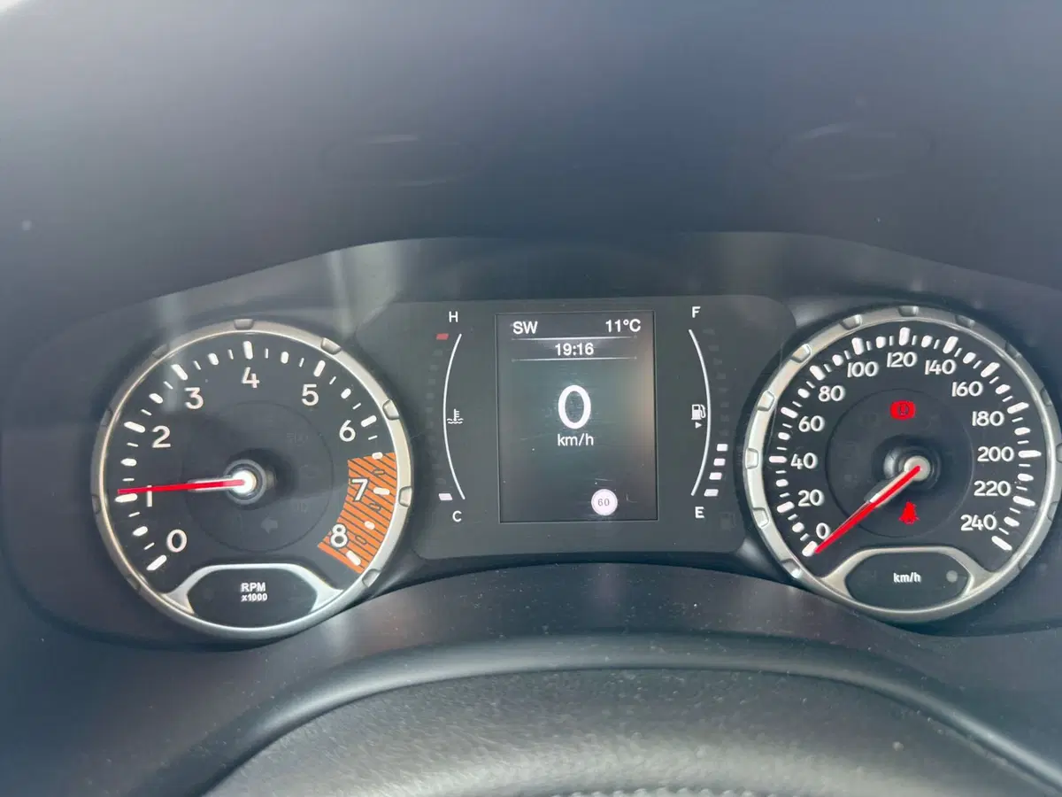 Jeep Renegade usata a Salerno (14)