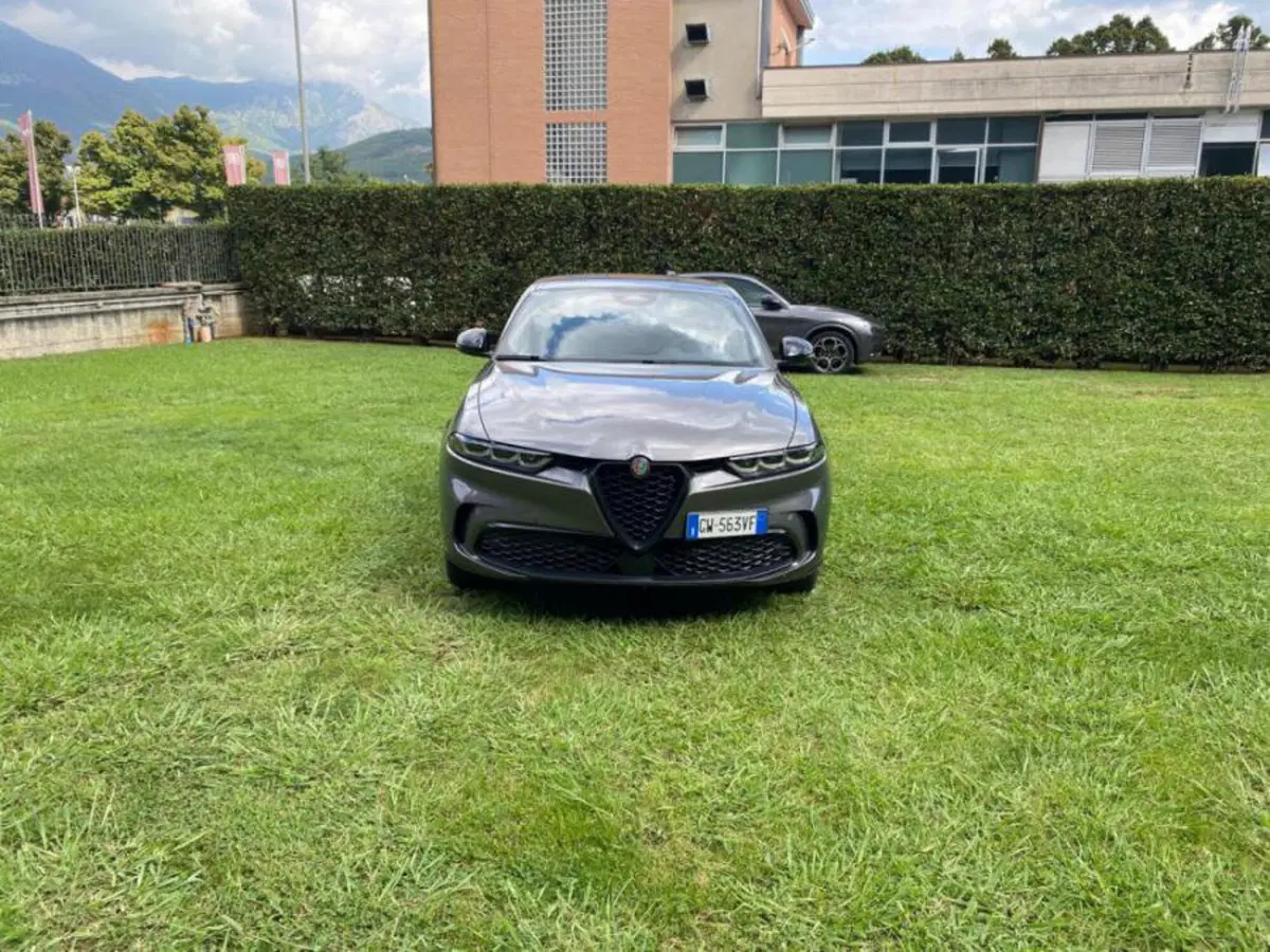 Alfa Romeo Tonale usata a Salerno (9)