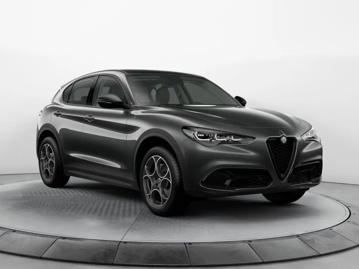 Alfa Romeo Stelvio nuova a Salerno