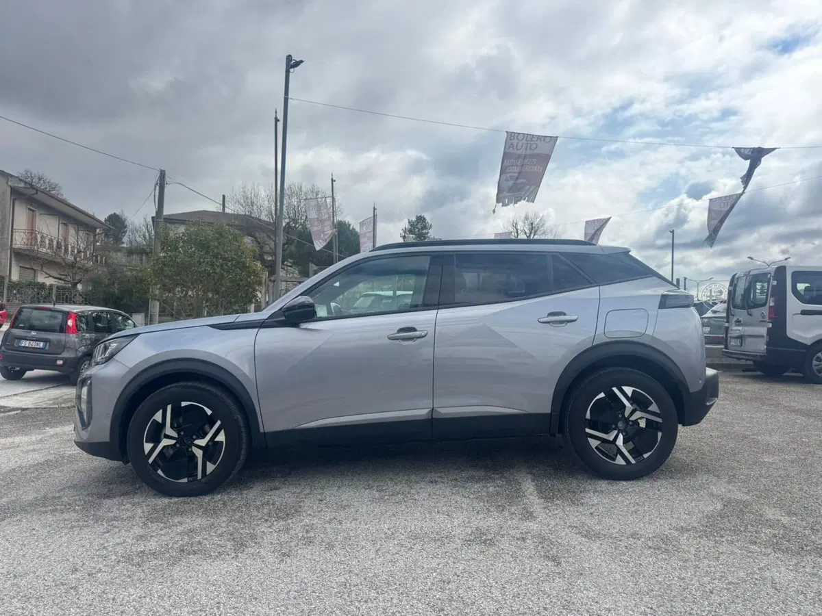 Peugeot 2008 nuova a Salerno (10)