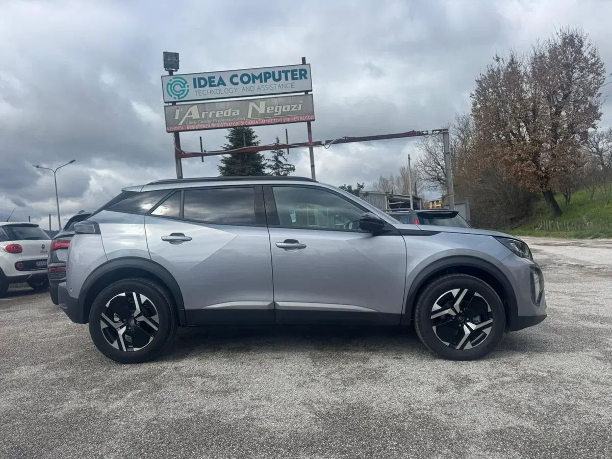 Peugeot 2008 nuova a Salerno (13)