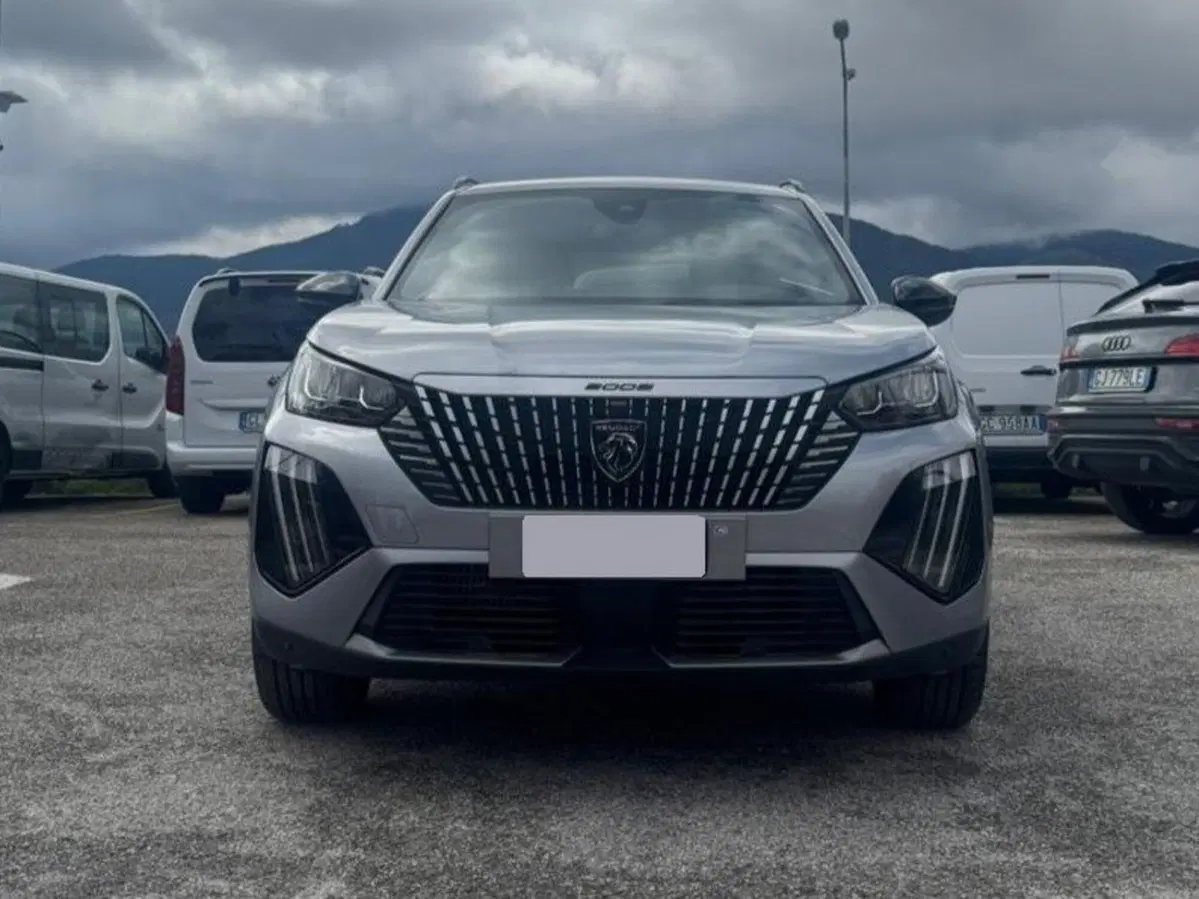 Peugeot 2008 nuova a Salerno (9)