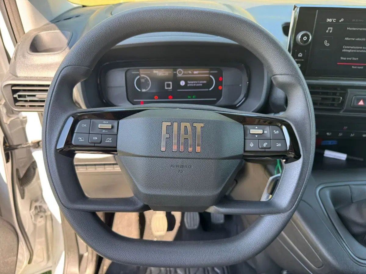 Fiat Doblò nuova a Salerno (18)