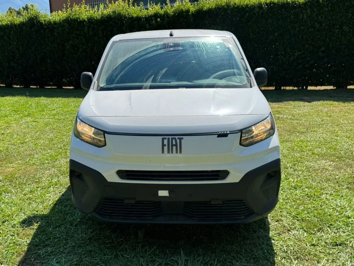 Fiat Doblò nuova a Salerno (9)