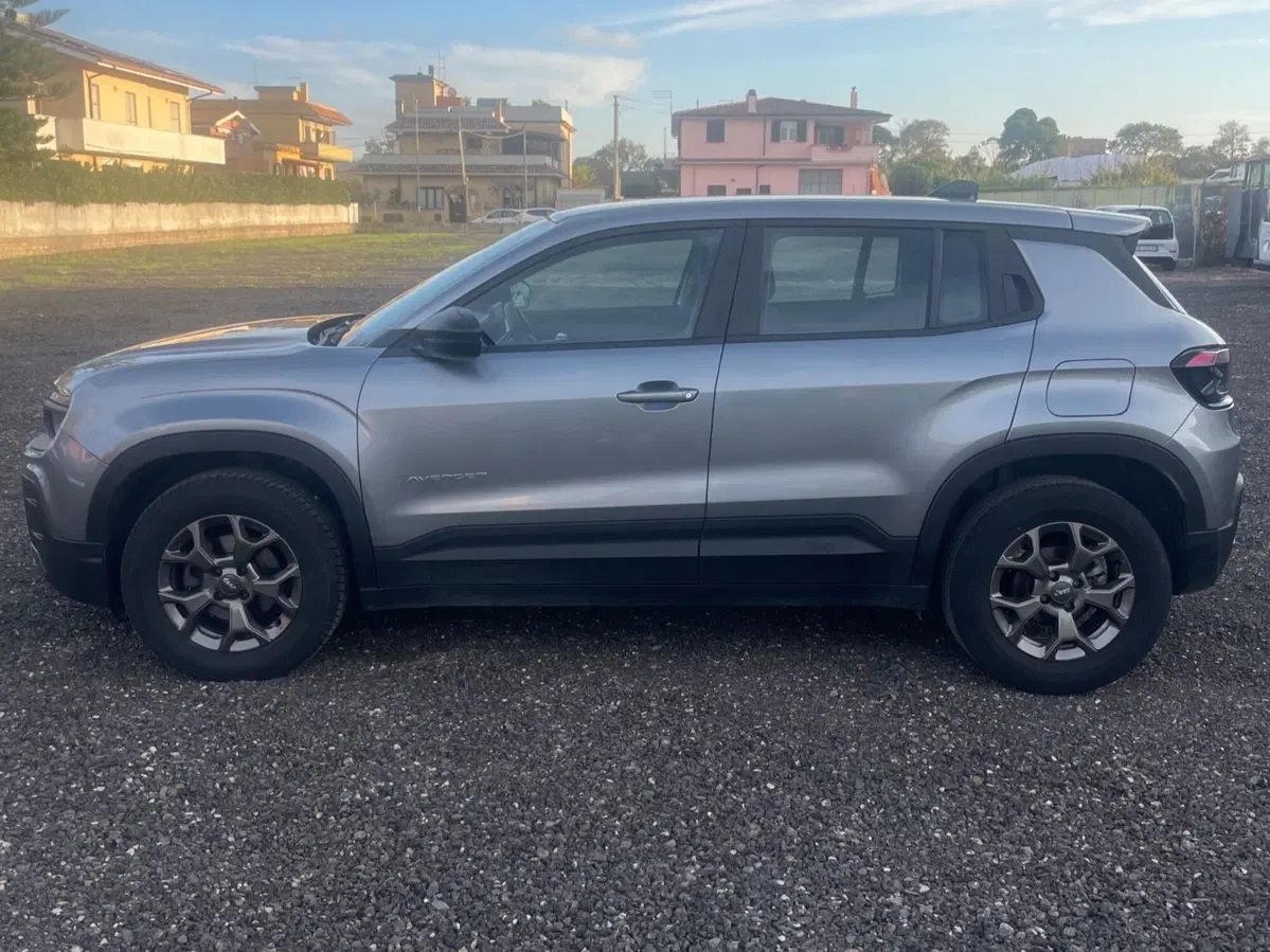 Jeep Avenger usata a Salerno (13)