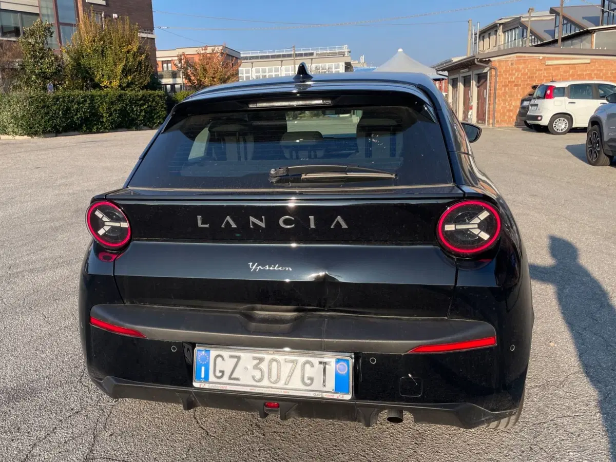 Lancia Ypsilon usata a Salerno (13)