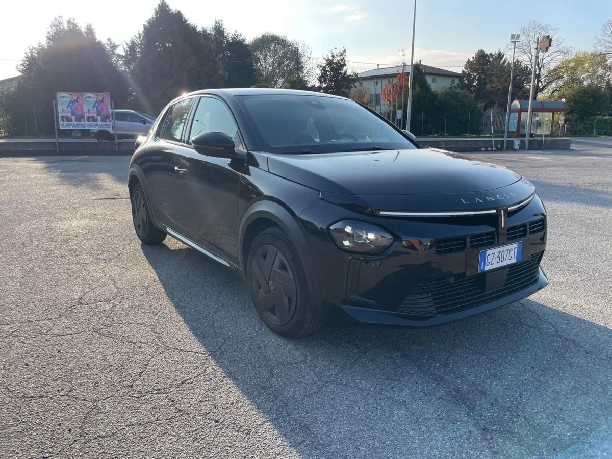 Lancia Ypsilon usata a Salerno (2)