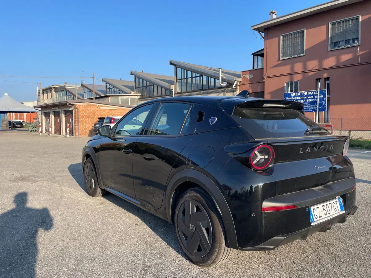 Lancia Ypsilon usata a Salerno (3)