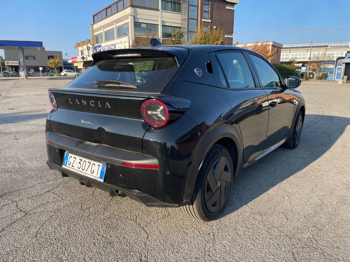 Lancia Ypsilon usata a Salerno (4)