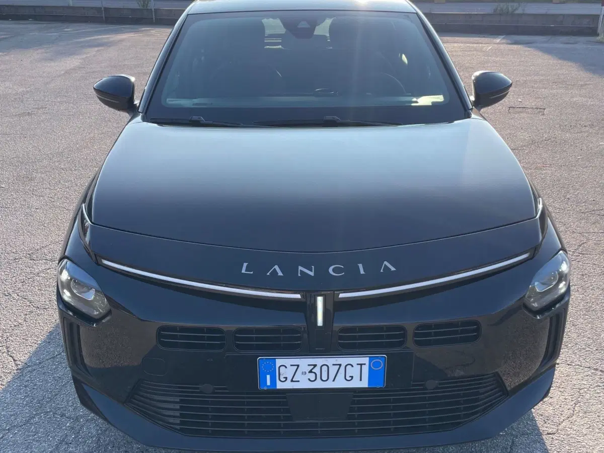 Lancia Ypsilon usata a Salerno (9)