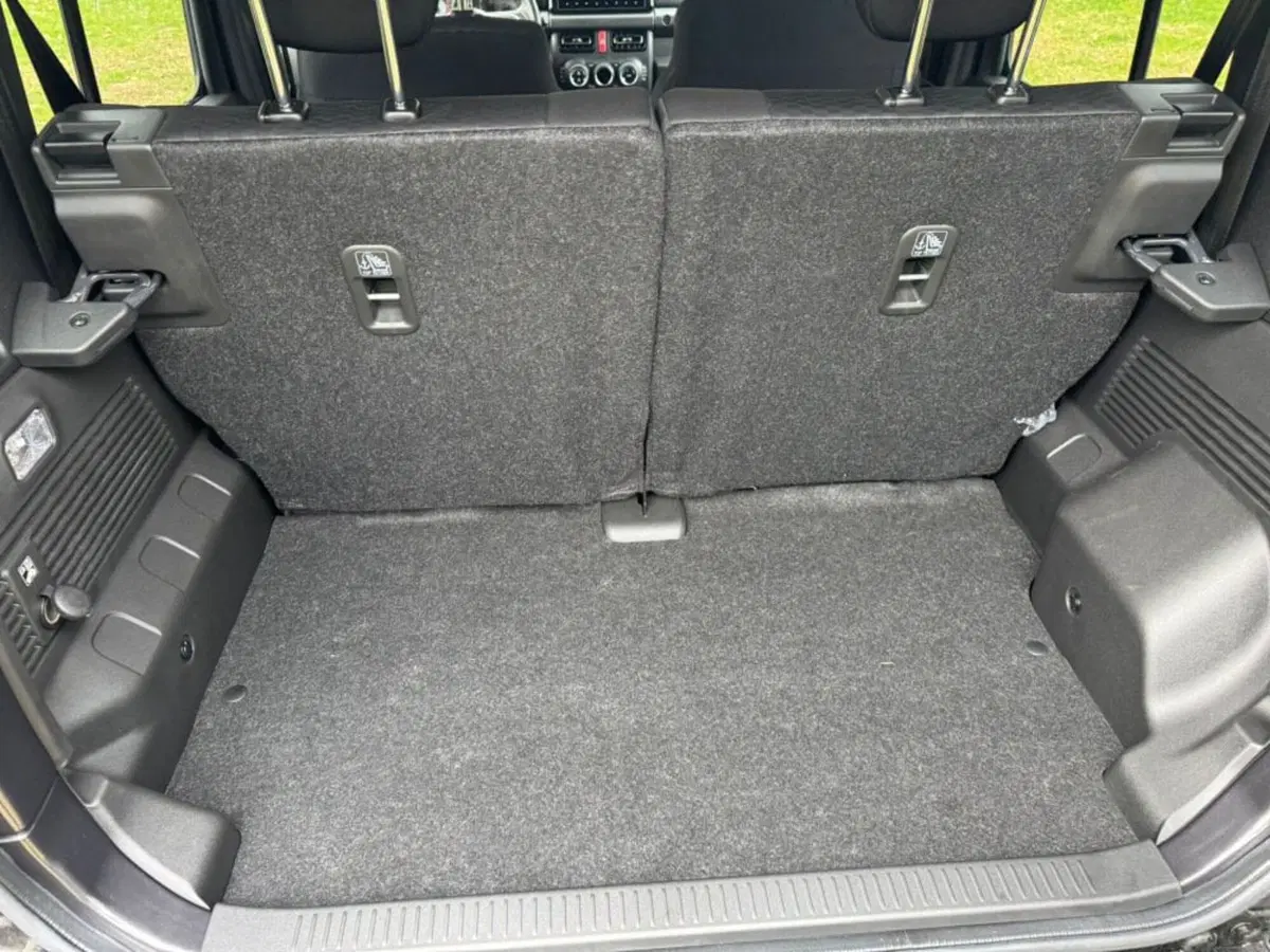 Suzuki Jimny nuova a Salerno (13)
