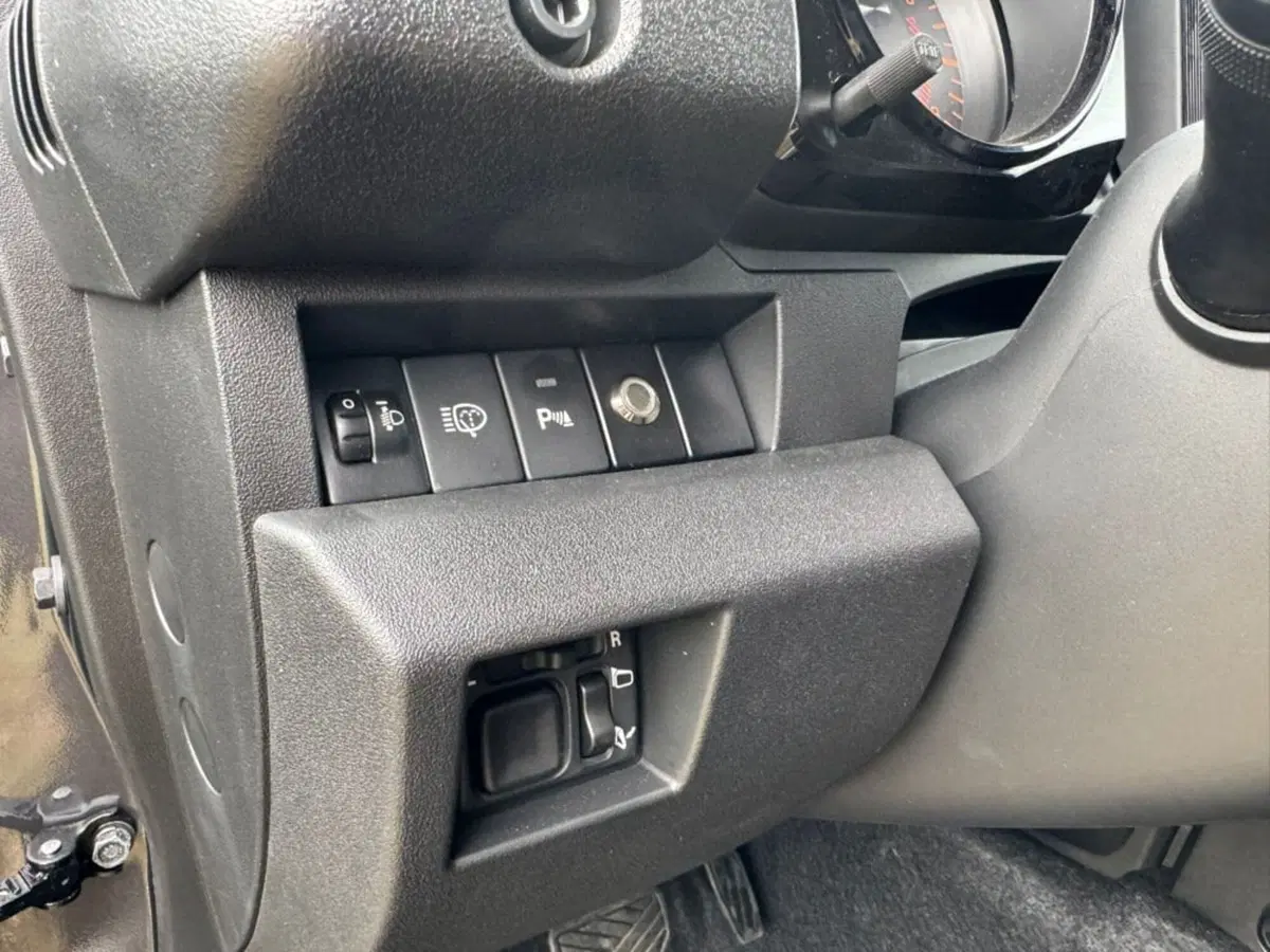 Suzuki Jimny nuova a Salerno (17)