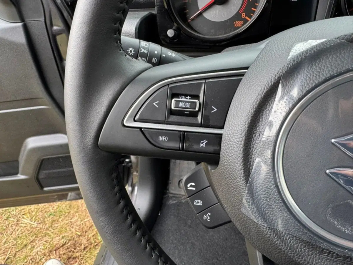 Suzuki Jimny nuova a Salerno (20)