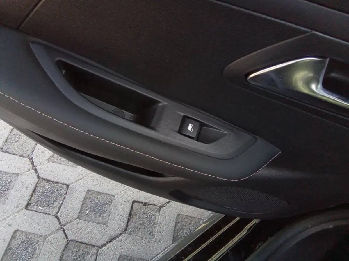 Peugeot 208 usata a Salerno (16)