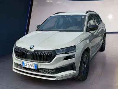 Skoda Karoq 2.0 tdi Sportline 4x4 150cv dsg del 2024 usata a Fisciano