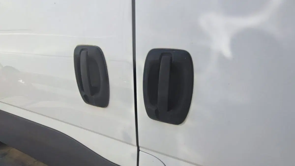 Iveco Daily Furgone usata a Salerno (13)